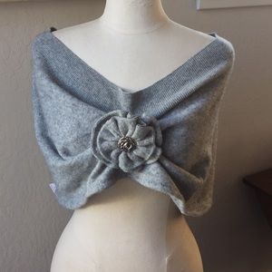 Cashmere shoulder wrap